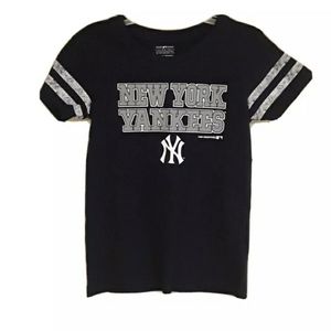 Girls New York Yankees tshirt